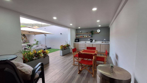 Casa Impecable En Venta En El Trigal Sur Calle Cerrada, Dj