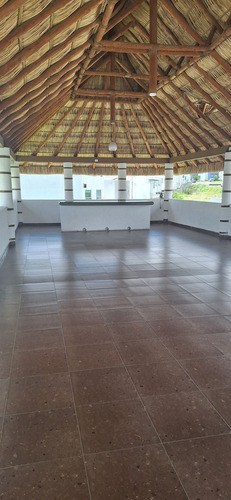 Hermosa Casa En El Refugio, 3 Recamaras, Roof, 4.5 Baños, Cuarto De Servicio