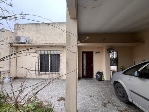 Casa Reciclada Con Hermoso Lote!! Apta Crédito