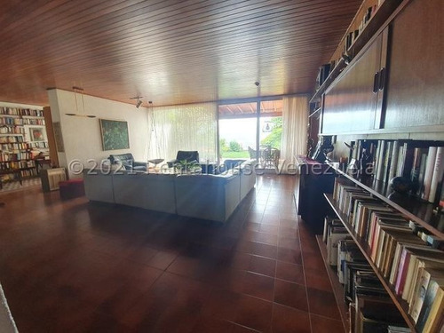 Imagen 2 de 14 de Casa En Venta En Lomas Del Club Hipico, Caracas. Código 21-27136 Mvg