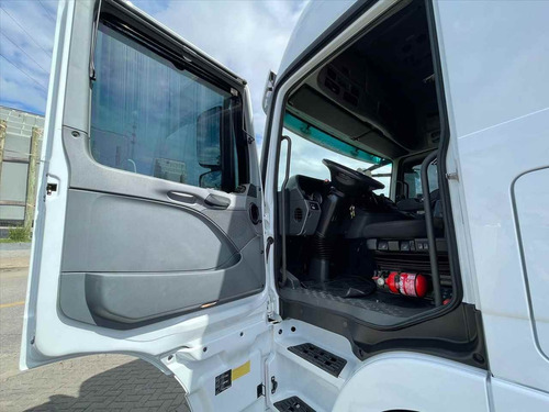 Imagem 8 de 15 de Mercedes Benz Actros 2546 6x2 2020 Impecável