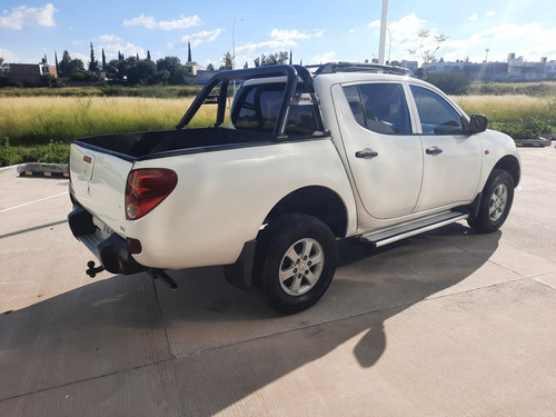 Imagen 5 de 15 de Mitsubishi L200 2009 2.5 Di-d Cabina Simple 4x2 Mt