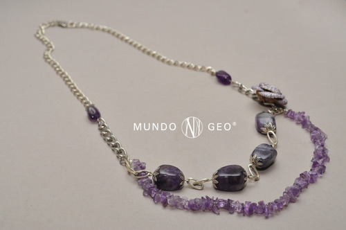 Imagen 1 de 2 de Collar Cadena Plateada, Amatistas Y Flor De Cuero Al Tono