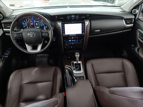 Imagem 10 de 10 de Hilux Sw4 2.8 Srx Diamond 4x4 7 Lugares 16v Turbo Intercool