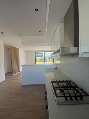 Casa En Barrio Ceibos Puertos Del Lago Lote Interno Escobar 3 Dormitorios Y Escritorio