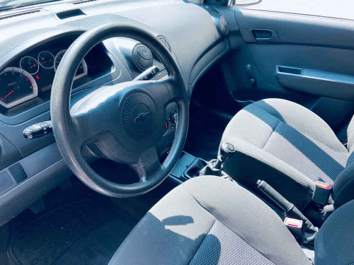 Imagen 5 de 10 de Chevrolet Aveo 2017 4p Ls L4/1.6 Man Linea Anterior