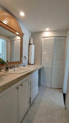 Apartamento En Alquiler Vacacional En Cimarron Suite, Playa Parguito