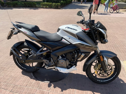 Imagen 2 de 7 de Rouser Bajaj Ns 200 Fi Con Abs