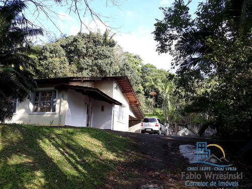 Imagem 10 de 15 de Casa - Padrão, Para Venda Em Joinville/sc - V377