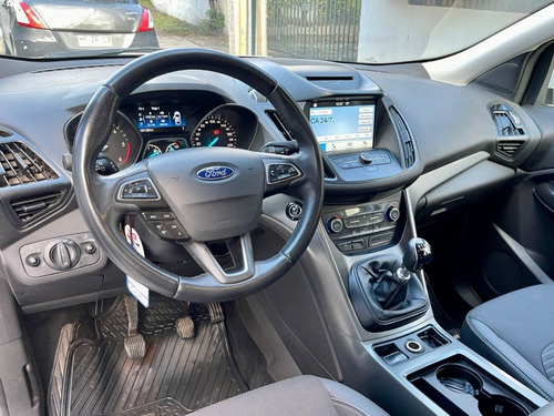 Imagen 8 de 13 de Ford Escape 2.0d Manual S