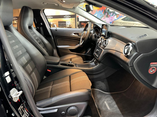 Mercedes-Benz Classe GLA 1.6 Advance Turbo Flex 5p