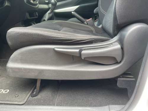 Nissan NP300 2.5 SE Paq Seguridad Mt