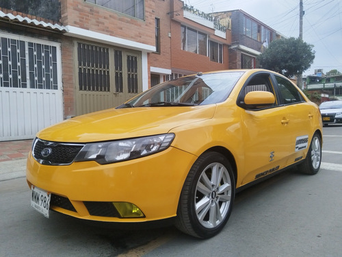 Taxi Kia Cerato Modelo 2015 Único Dueño Buen Estado Gasgasol