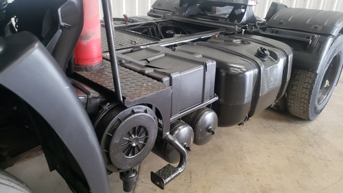 Imagen 12 de 15 de Volkswagen Constellatión 17.280/35 Tractor