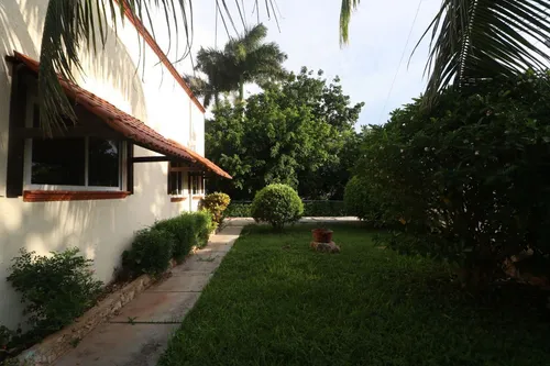 Residencia Con Paneles Solares, En Venta, En Temozón Norte