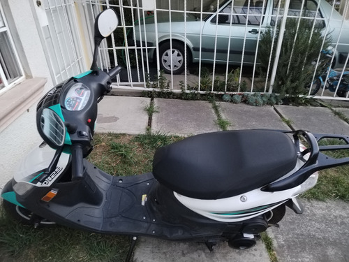 Motoneta Italika D125, Blanco Con Azul