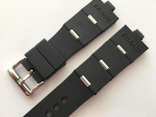 Pulseira Borracha Bulgari Com Detalhes Em Alumínio.