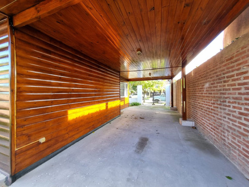 Venta Casa 2 Dormitorios Miramar Con Cochera