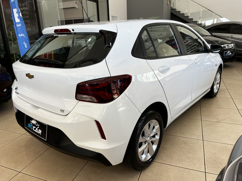 Chevrolet Onix Hatch 1.0 4P FLEX LT
