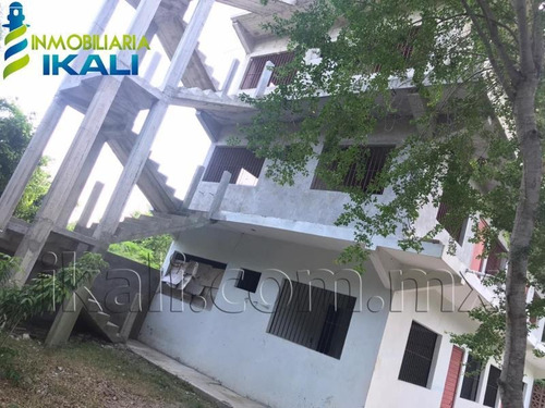Imagen 2 de 11 de Edificio En Venta La Calzada