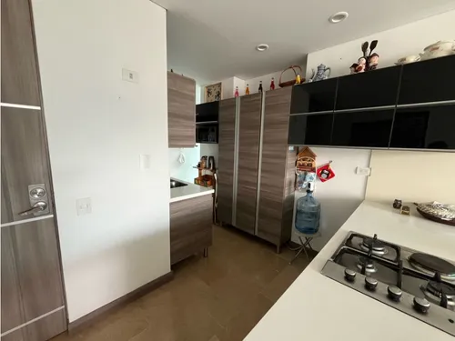 Apartamento Sabaneta-las Lomitas 101 Mt2- 3 Alcobas-unidad Completa