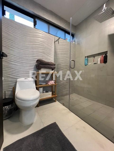 Casa En Venta En Condominio Jurica Mesón San Francisco