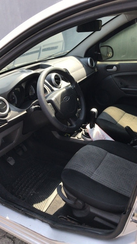 Imagem 4 de 8 de Ford Fiesta Sedan 2012 1.6 16v Se Flex 4p