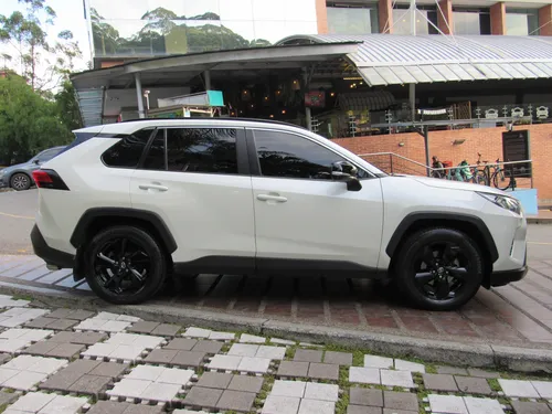 Toyota RAV4 LIMITED CC2500 BLINDAJE 2+ AUTOMATICA 4X2 202 HP