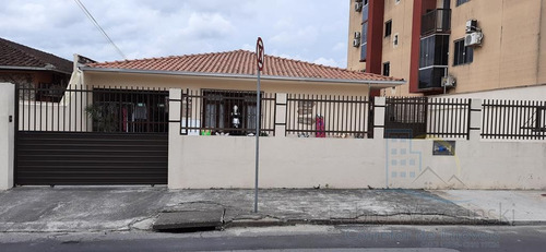 Imagem 1 de 15 de Casa - Padrão, Para Venda Em Joinville/sc - V552