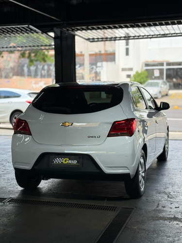 Chevrolet Onix 1.0 MPFI LT 8V FLEX 4P MANUAL
