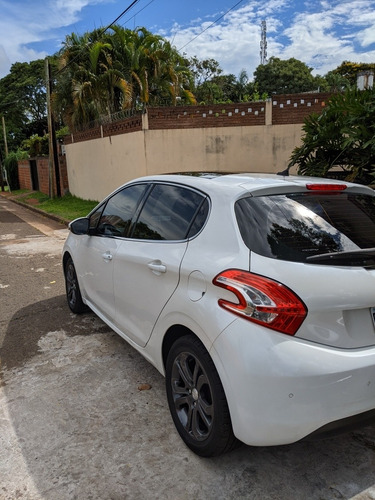 Peugeot 208 1.6 Feline 2014