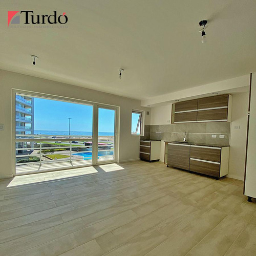 Venta Departamento 1 Ambiente A La Calle Con Vista Al Mar - Zona  La Perla, Mar Del Plata