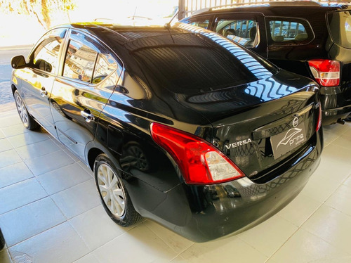 Imagem 4 de 9 de Nissan Versa 2013 1.6 16v Sv Flex 4p