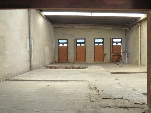 Venta Excelente Casa De 6 Dormitorios Y Dos Edificios Comerciales Centro. Dos Padrones