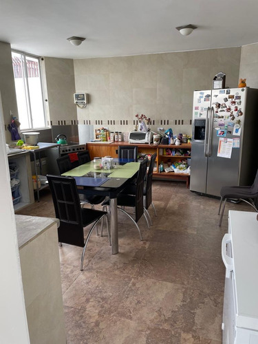 Imagen 5 de 23 de Cálida, Espaciosa Y Abrigada Casa Esquinera Con Proyeccion A Tres Pisos, Cuartos Independientes Con Baño Privado, 150 Mts De Bodegas, Ideal Pequeña Fábrica O Negocio En Expansión