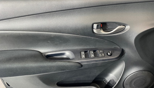 Imagem 7 de 15 de 130740 - Toyota Yaris 2019 Com Garantia