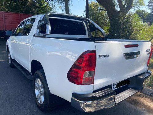 Toyota Hilux 2.8 Cd Srv 177cv 4x2
