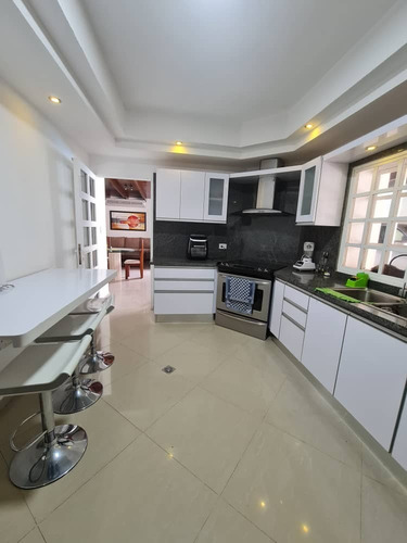 Imagen 19 de 28 de Cómoda Casa De Dos Plantas En Loma Linda, Sector Las Peonías, Puerto Ordaz