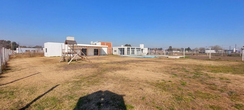 Imagen 13 de 17 de Excelente Casa Tipo Quincho A La Venta - Cañuelas