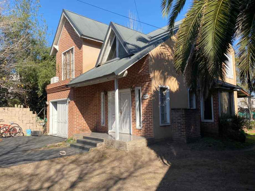  Importante Casa 4 Amb. Sobre Lote De 747m2 