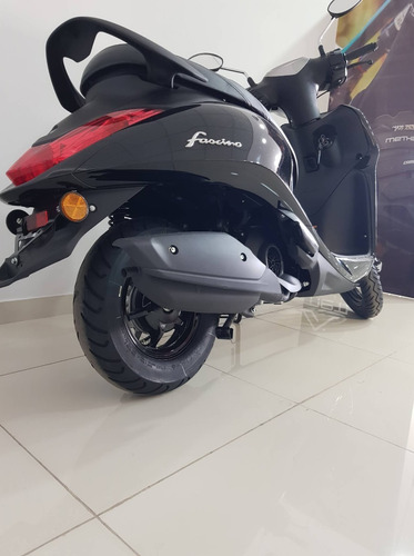 Imagen 3 de 18 de Yamaha Fascino 125cc Scooter En Stock