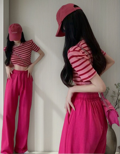 Conjunto De Camiseta De Manga Corta A Rayas Y Pantalones Aca