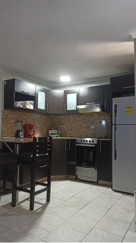 Vera Casa Inmobiliaria Vende Apartamento En Pomarrosa Paraparal L/firma Myr-1