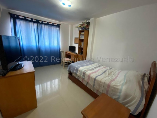 Imagen 12 de 17 de Hermoso Ph En Venta Solar Del Hatillo Mls #22-19275
