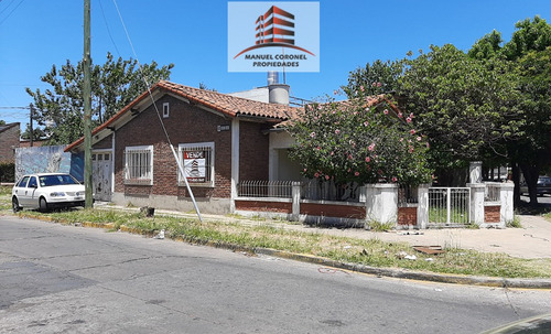 Casa De 3 Amb Lote De 232 M2. Cochera. Patio. Jardin. Casero