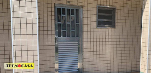 Imagem 13 de 25 de Ótima Kitnet Para Venda Com 33 M² No Baiiro Boqueirão Em Praia Grande/sp. - Kn0143