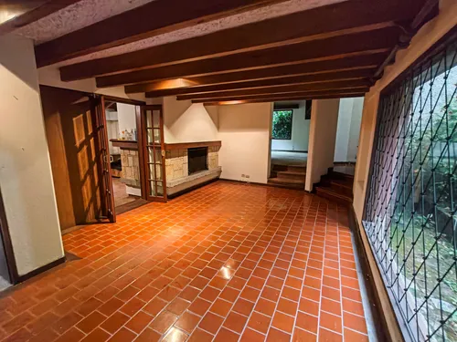 Casa En Venta En Provenza. Cod V2311