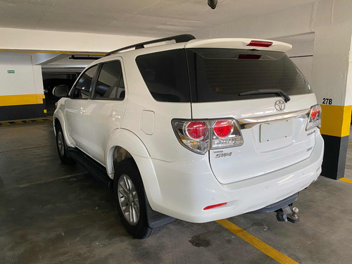 Toyota Hilux SW4 3.0 Srv 5l 4x4 Aut. 5p