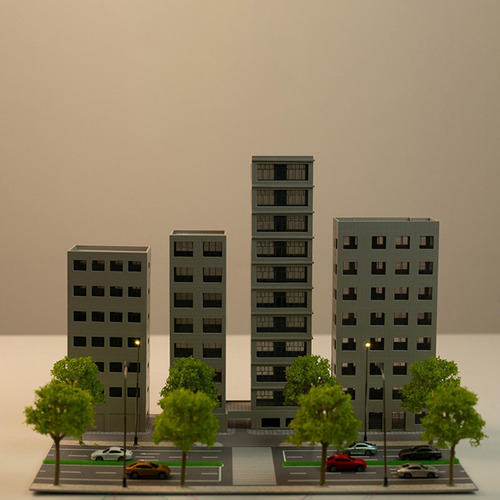 Modelo De Edificios Ferroviarios Ensamblados 6,2x4,7x14,3cm