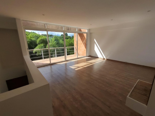 Dc Casa En Alquiler En Alto Hatillo 25-7287 Yf